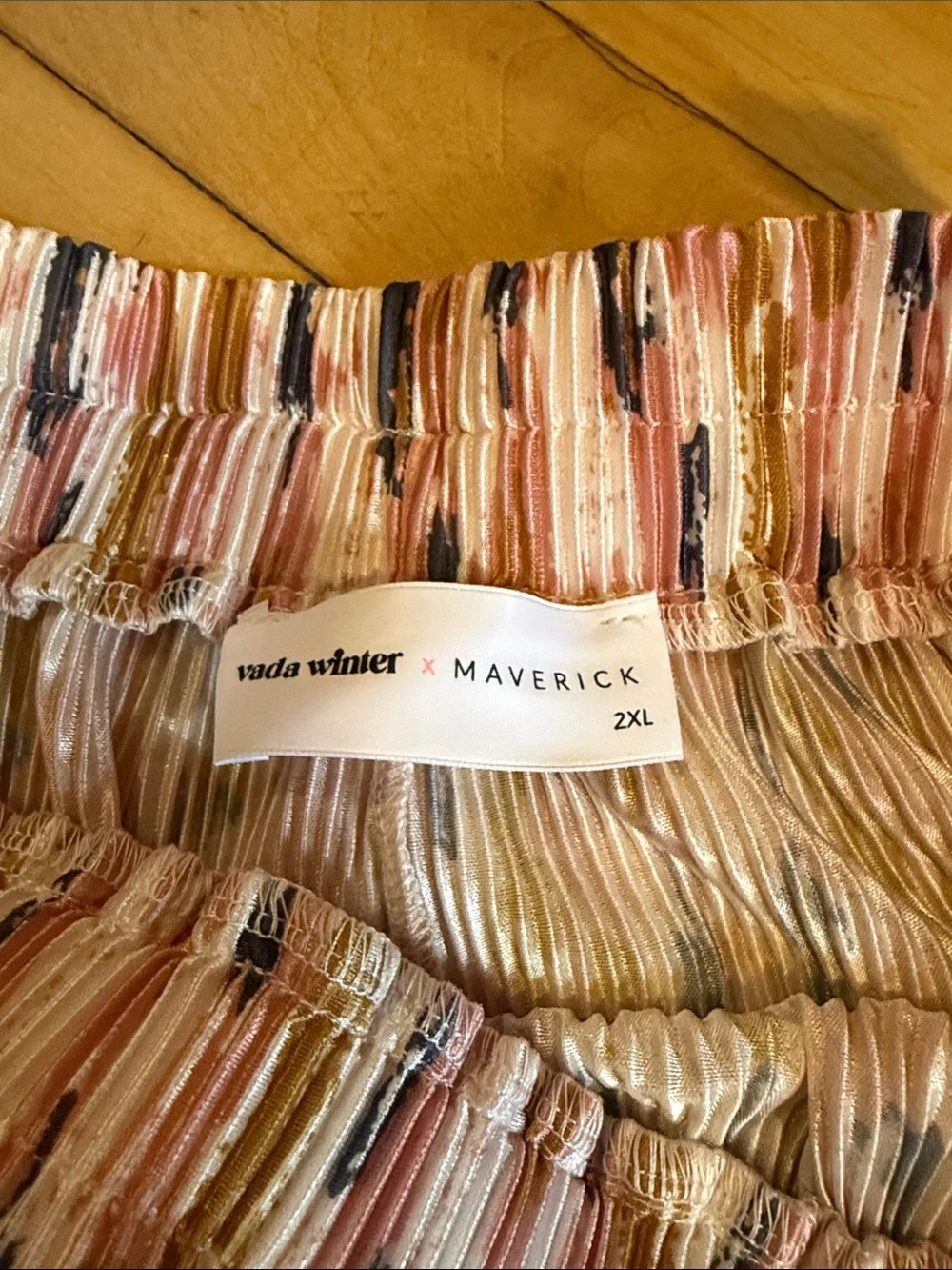 Wide Leg Pleated Pants in Pink Abstract Print